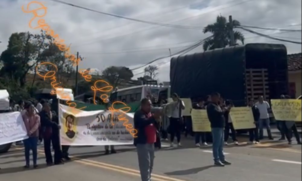 Atención Bloqueo en la vía Panamericana entre Popayán y Cali por protesta estudiantil