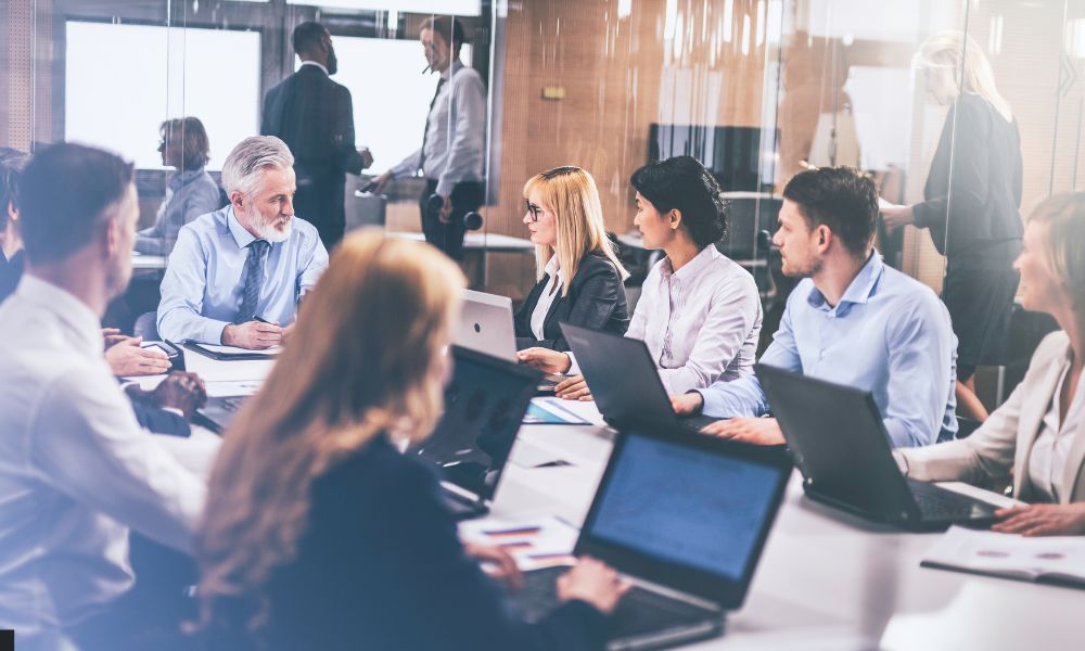 Relaciones con Clientes y Empresas
