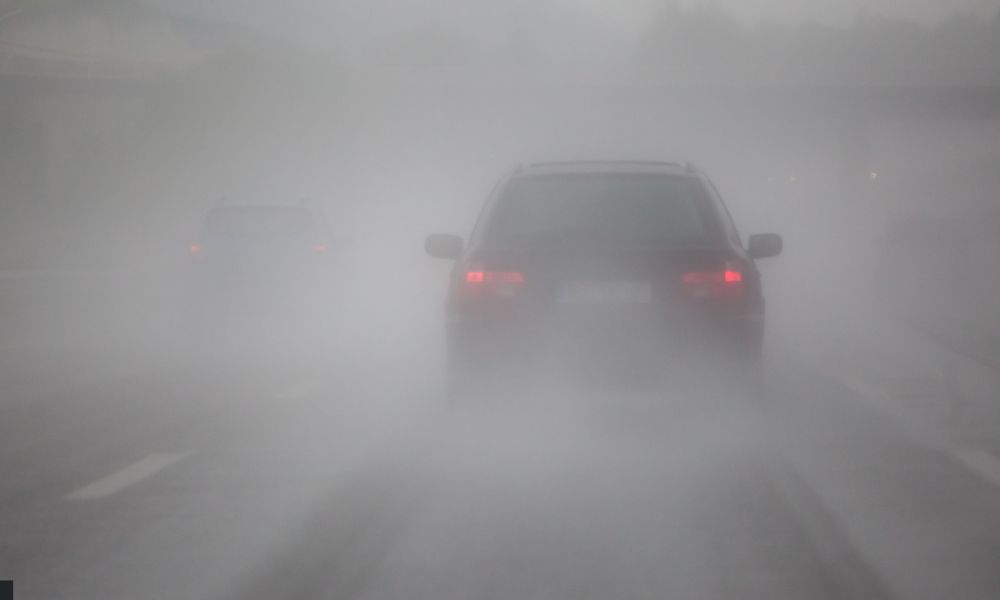 consejos para conducir con niebla y visibilidad reducida