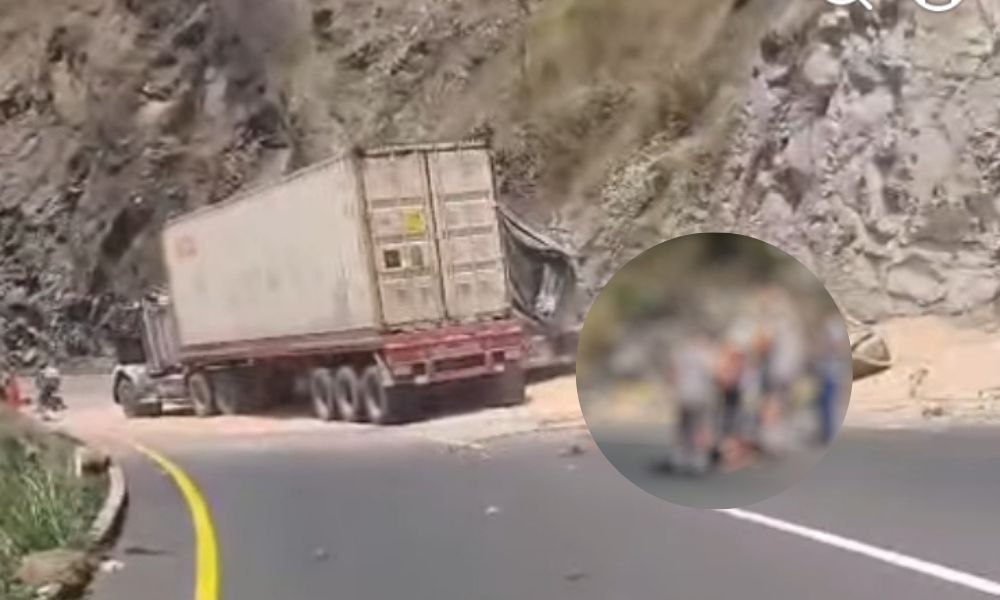 Accidente en Alto Calima a Mediacanoa A esta hora, en la ruta que baja de Alto Calima hacia Mediacanoa, se ha reportado un fuerte accidente de tránsito. Las autoridades están en la zona atendiendo la situación y brindando apoyo a los involucrados. Estado de los Conductores Gracias a Dios, los conductores implicados en el accidente se encuentran estables. No se reportan lesiones de gravedad hasta el momento, aunque el susto ha sido considerable para todos los que presenciaron el incidente. Causas y Consecuencias Posibles causas del accidente: Exceso de velocidad Condiciones climáticas adversas Distracción al volante Consecuencias del accidente: Restricciones de tráfico en la zona Aumento de la vigilancia policial para garantizar la seguridad Recomendaciones de precaución a conductores Recomendaciones para Conductores Se hace un llamado a todos los conductores de la región para que extremen las precauciones en sus trayectos, especialmente en carreteras con curvas y condiciones climáticas cambiantes. Recordemos que la seguridad vial es responsabilidad de todos. Los eventos como este nos recuerdan la importancia de la prudencia al conducir. Si has tenido experiencias similares o deseas compartir tu opinión, no dudes en comentarlo en nuestras redes sociales. Tu voz es muy importante.